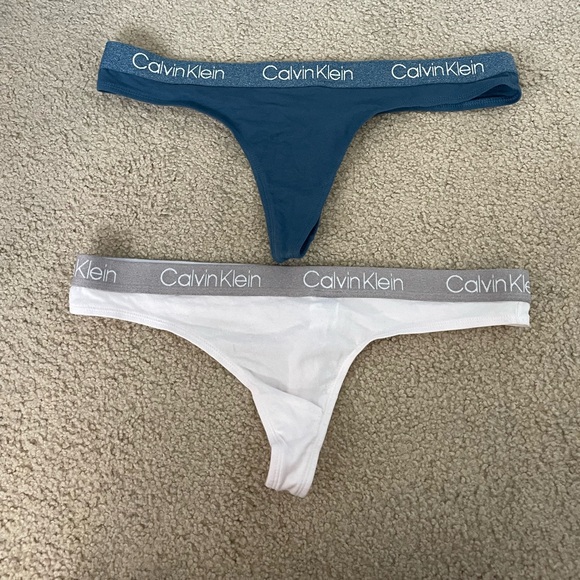 Calvin Klein Women’s size medium Thongs - Picture 1 of 3